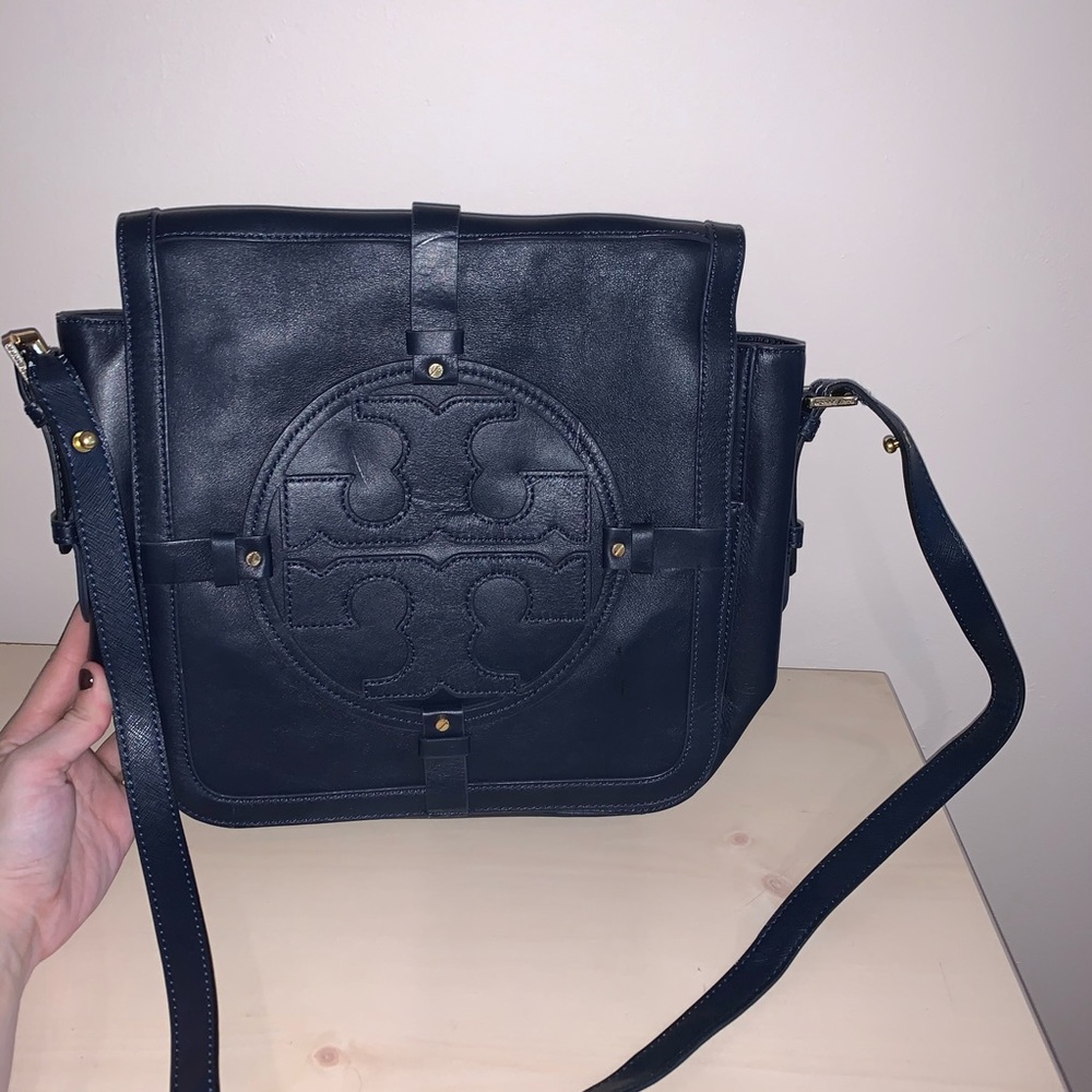 handbag. - Picture 2 of 5